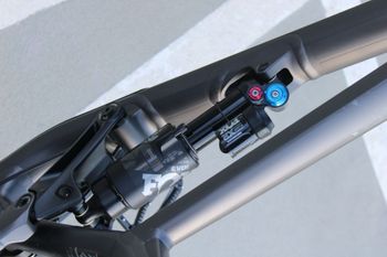 Used Commencal FRS SRAM GX DH 2024 Mountainbike, Black — image 10 of 23
