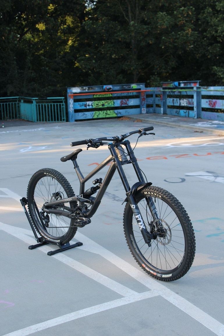 Used Commencal FRS SRAM GX DH 2024 Mountainbike, Black — image 16 of 23
