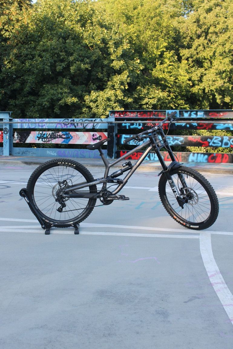 Used Commencal FRS SRAM GX DH 2024 Mountainbike, Black — image 15 of 23