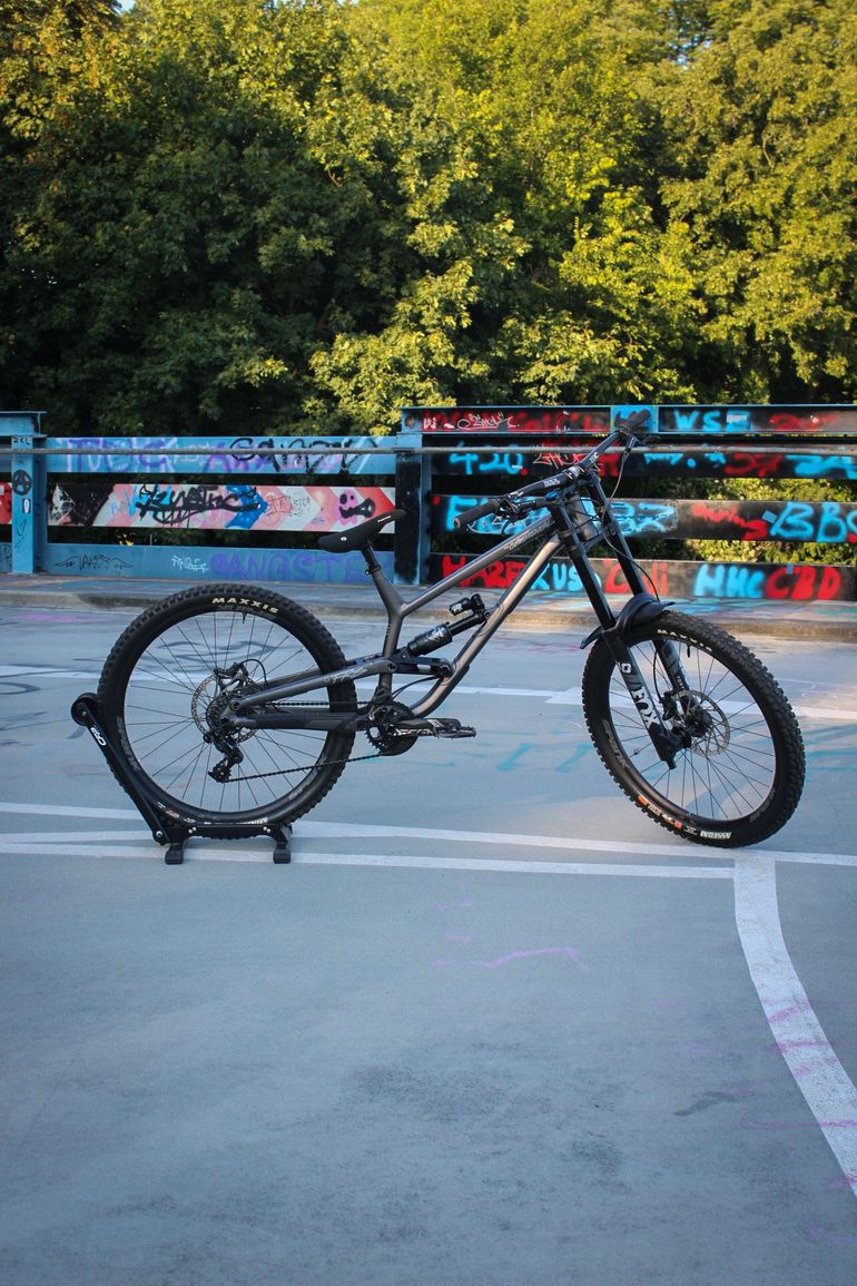 Used Commencal FRS SRAM GX DH 2024 Mountainbike, Black — image 19 of 23