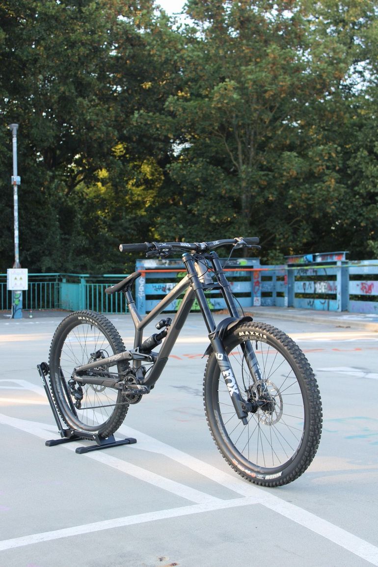 Used Commencal FRS SRAM GX DH 2024 Mountainbike, Black — image 17 of 23