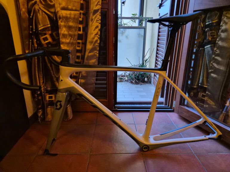 Used Scott Addict 20 disc 2019 Frameset 2019 Road & Gravel, Light Gray — image 2 of 6