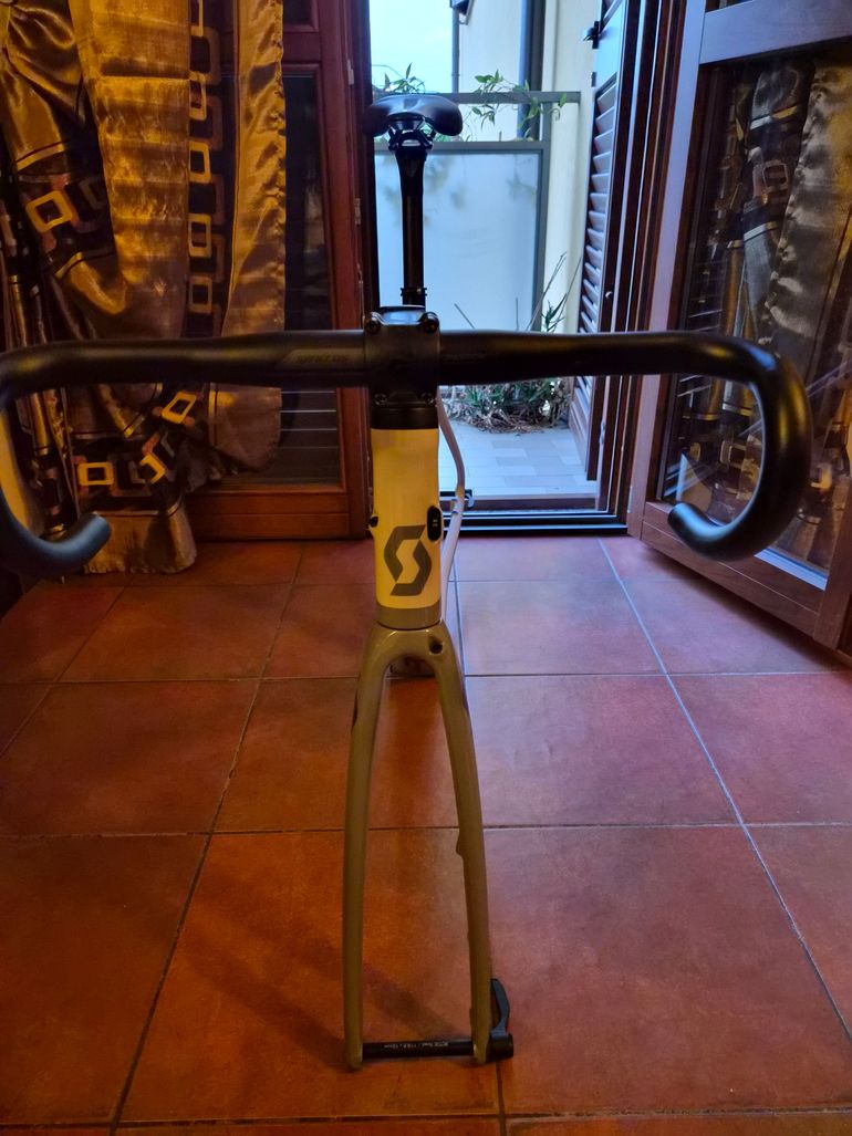 Used Scott Addict 20 disc 2019 Frameset 2019 Road & Gravel, Light Gray — image 3 of 6