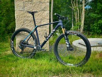 Used Canyon Exceed CF SLX 2023 2023 Mountainbike, Blue, 29 — image 2 of 12