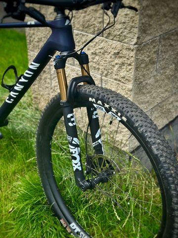 Used Canyon Exceed CF SLX 2023 2023 Mountainbike, Blue, 29 — image 7 of 12