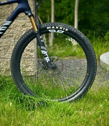 Used Canyon Exceed CF SLX 2023 2023 Mountainbike, Blue, 29 — image 5 of 12