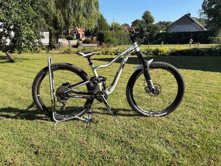 Used Liv Pique 2 2018 2018 Mountainbike, White — image 2 of 12