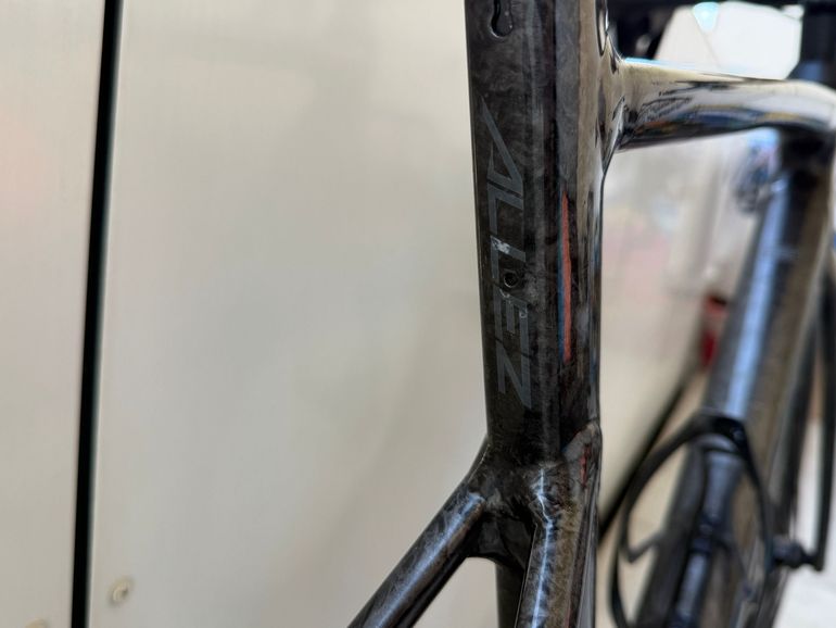 Używany Specialized Allez Sprint Comp 2025 Frameset 2025 Road & Gravel — zdjęcie 8 z 13