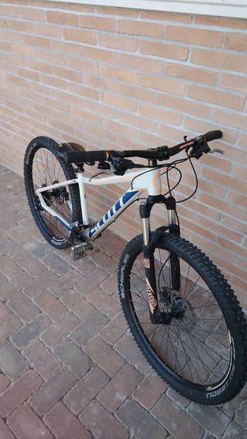 Used Scott Contessa Scale 710 2017 2017 Mountainbike, White, 27.5, 29 — image 6 of 8