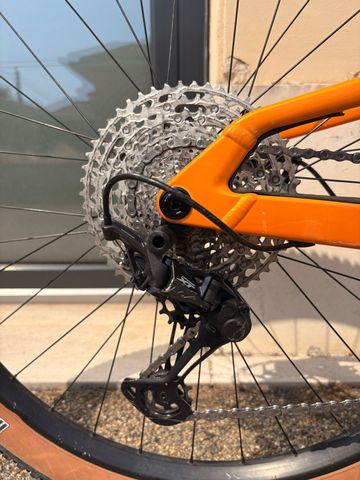 Used Scott Spark 930 2022 2022 Mountainbike, Orange, 29 — image 3 of 18