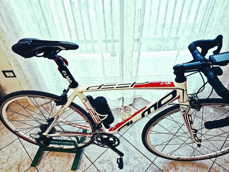 Used Olmo Custom Campagnolo Xenon 2018 Road & Gravel, White — image 3 of 11