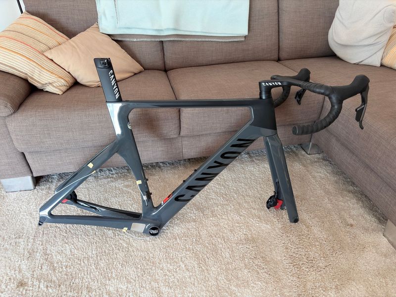 Used Canyon Aeroad CF SLX Rahmenset NEU 2023 Road & Gravel