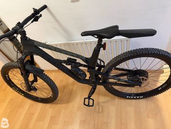 Gebrauchtes Canyon Spectral CF 7.0 2020 2020 Mountainbike, Schwarz, 27.5 — Bild 1 von 9