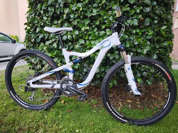 Specialized Myka FSR Comp 2011 2011 MTB d'occasion