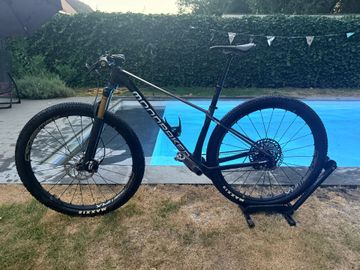 Brugt Mondraker Chrono Carbon DC RR met dropperpost 2024 Mountainbike — billede 2 af 15