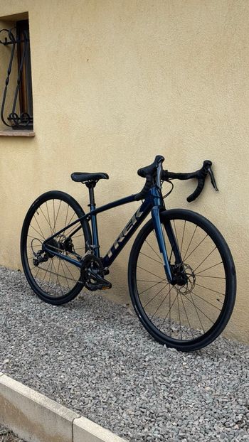 Gebrauchtes Trek Domane AL 2 Disc 2022 2022 Road & Gravel, Blau — Bild 1 von 4