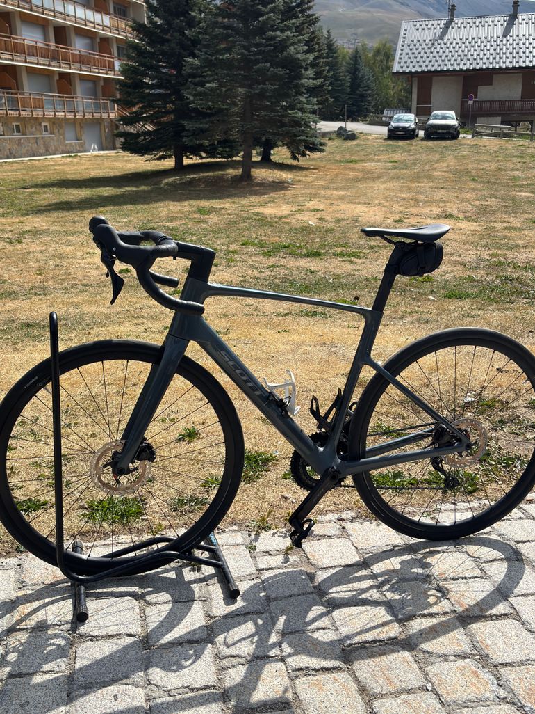 Scott Addict 50 2026 2026 Road & Gravel de segunda mano, Gris claro — imagen 4 de 7