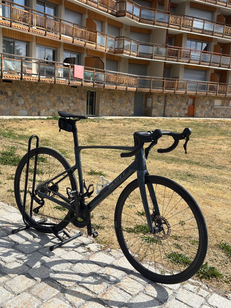 Scott Addict 50 2026 2026 Road & Gravel de segunda mano, Gris claro — imagen 1 de 7