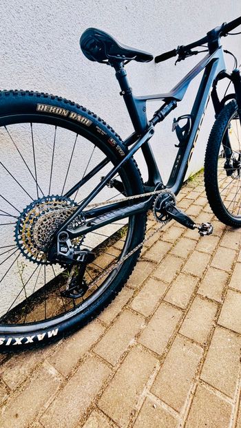 Used Orbea M21 2024 Mountainbike, Black — image 2 of 4