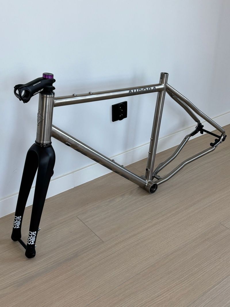 Rapid Titanium Custom Frameset 2024 Road & Gravel d'occasion