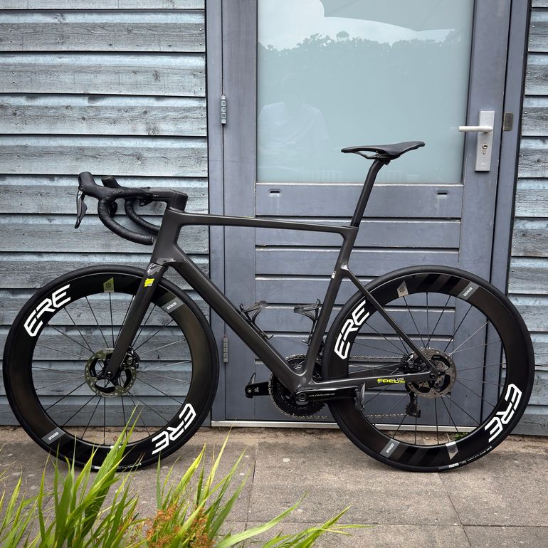 Brugt Focus IZALCO MAX 9.9 2024 2024 Road & Gravel — billede 2 af 9