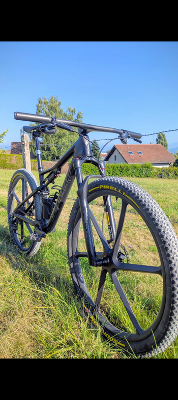 Gebrauchtes Specialized Epic 2020 Mountainbike, Schwarz — Bild 2 von 4