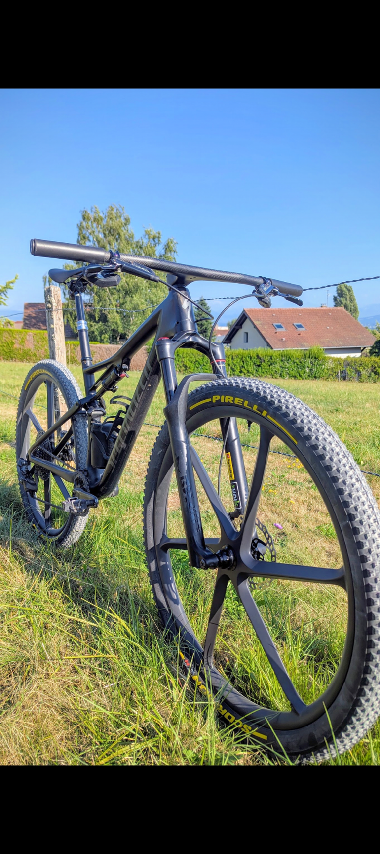Gebrauchtes Specialized Epic 2020 Mountainbike, Schwarz — Bild 2 von 4