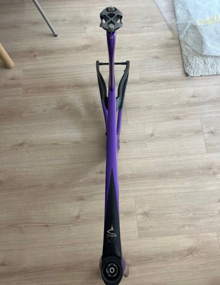 Brugt Pinarello Dogma F Disc 2023 Frameset 2023 Road & Gravel — billede 7 af 9