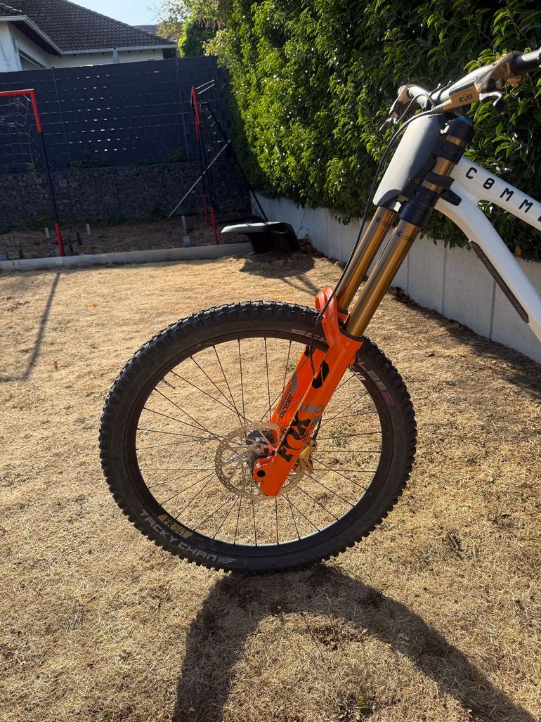 Used Commencal FRS Single Speed / Fixed Gear 2025 Mountainbike, White — image 3 of 8