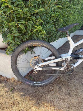Used Commencal FRS Single Speed / Fixed Gear 2025 Mountainbike, White — image 7 of 8