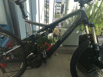 Specialized Stumpjumper Carbon FSR (Modelljahr 2012) mit Shimano XTR 2012 Mountainbike usato, Grigio chiaro — immagine 6 di 7