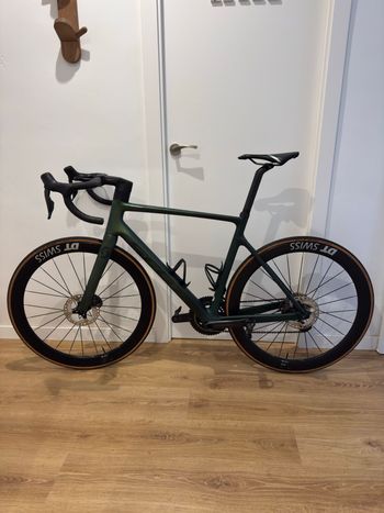 Scott Addict RC 15 2022 2022 Road & Gravel usato, Verde — immagine 1 di 11
