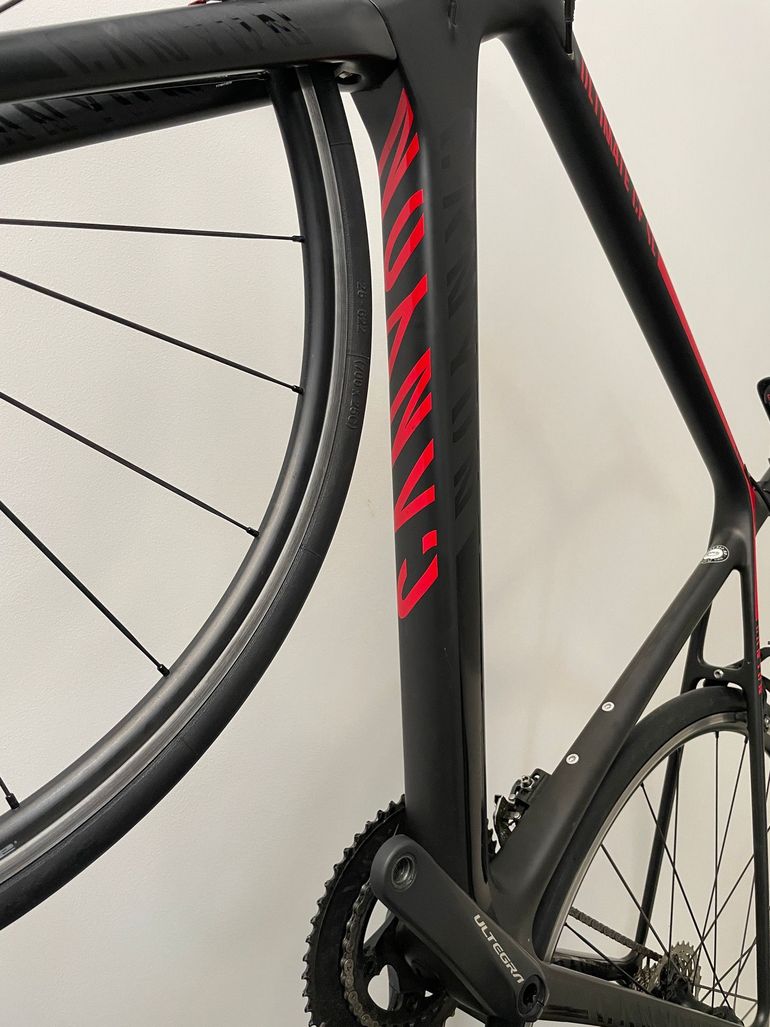 Canyon Ultimate CF SLX 8.0 2018 2018 Road & Gravel usato, Nero — immagine 11 di 15