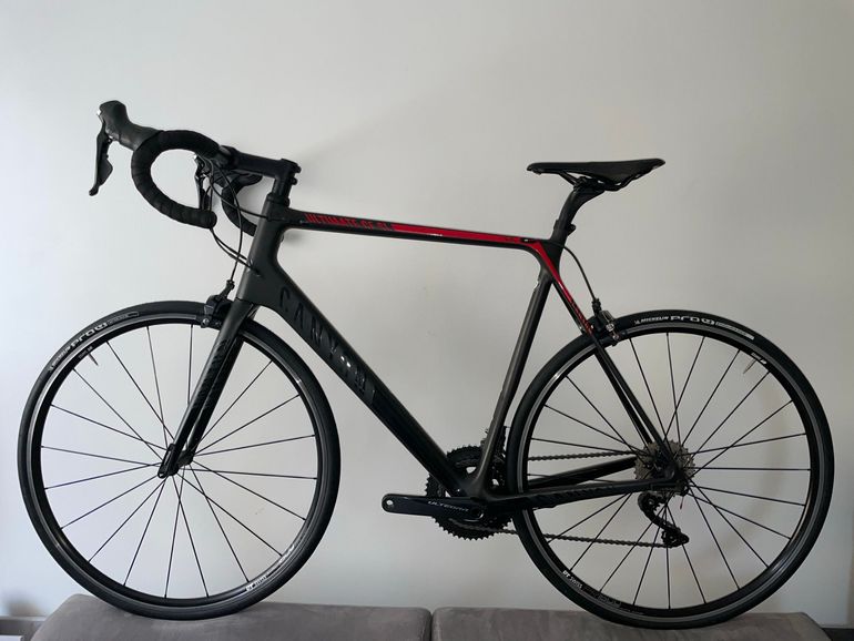 Canyon Ultimate CF SLX 8.0 2018 2018 Road & Gravel usato, Nero — immagine 2 di 15