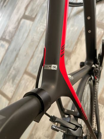 Canyon Ultimate CF SLX 8.0 2018 2018 Road & Gravel usato, Nero — immagine 9 di 15
