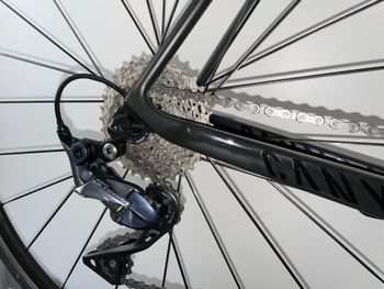 Canyon Ultimate CF SLX 8.0 2018 2018 Road & Gravel usato, Nero — immagine 7 di 15