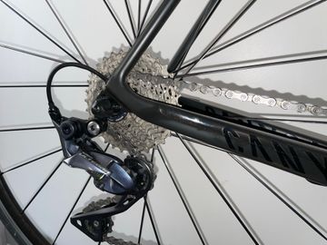 Tweedehands Canyon Ultimate CF SLX 8.0 2018 2018 Road & Gravel — afbeelding 7 van 15