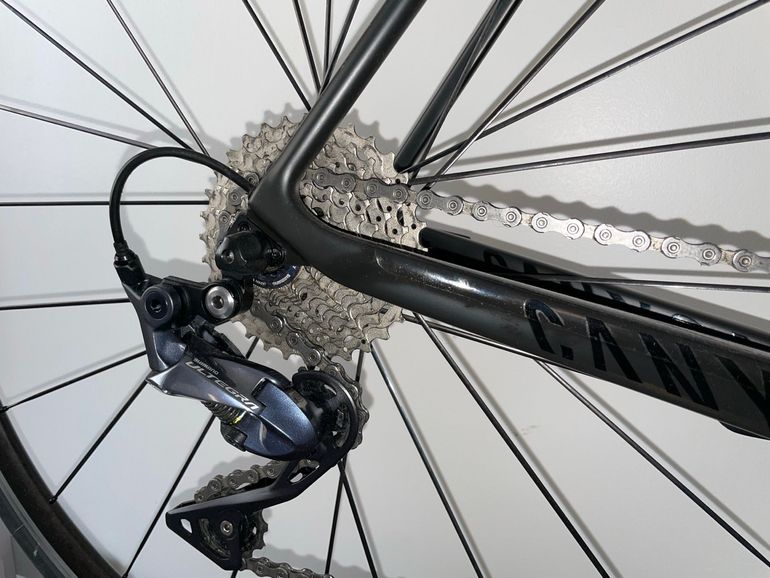 Canyon Ultimate CF SLX 8.0 2018 2018 Road & Gravel usato, Nero — immagine 7 di 15