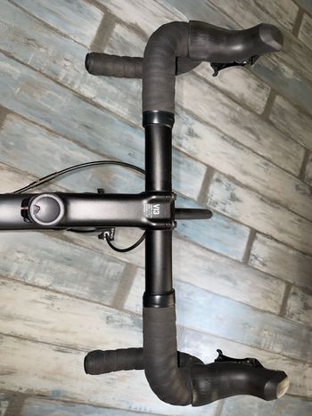 Canyon Ultimate CF SLX 8.0 2018 2018 Road & Gravel usato, Nero — immagine 8 di 15