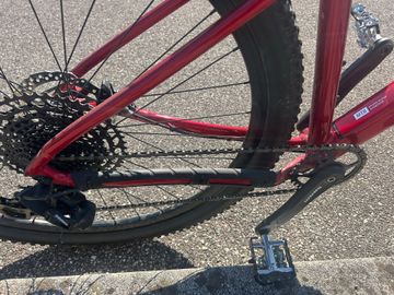 Trek Marlin 8 Gen 2 2023 2023 Mountainbike usato, Rosso — immagine 11 di 12