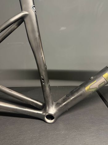 Käytetty Specialized Tarmac Frameset 2024 Road & Gravel — kuva 3 / 5
