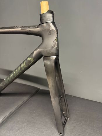 Käytetty Specialized Tarmac Frameset 2024 Road & Gravel — kuva 2 / 5
