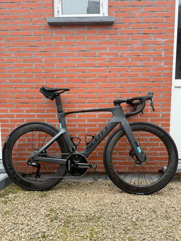 Käytetty Scott Foil RC Pro 2024 2024 Road & Gravel