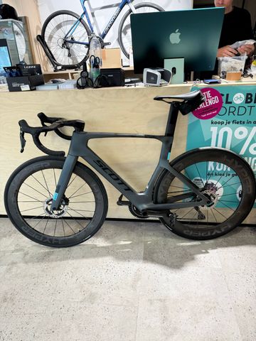 Scott Foil Shimano Dura Ace Di2 2025 Road & Gravel d'occasion — image 2 sur 4
