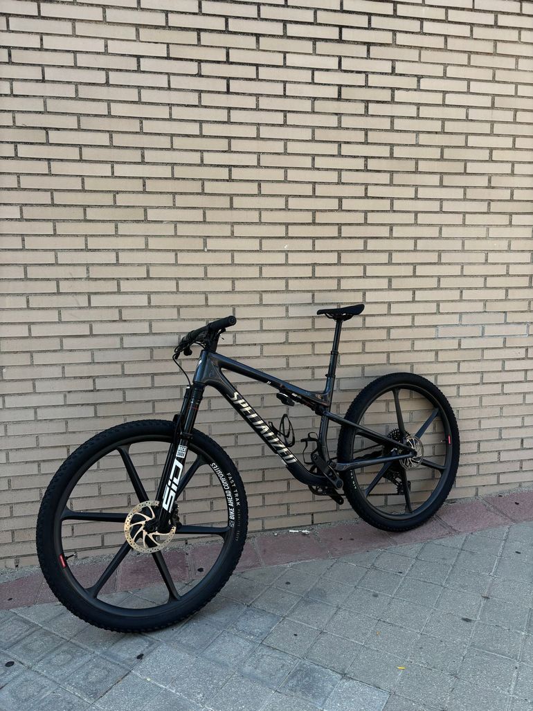 Used Specialized Epic 9 Pro 2027 2027 Mountainbike, Blue, 29 — image 9 of 13