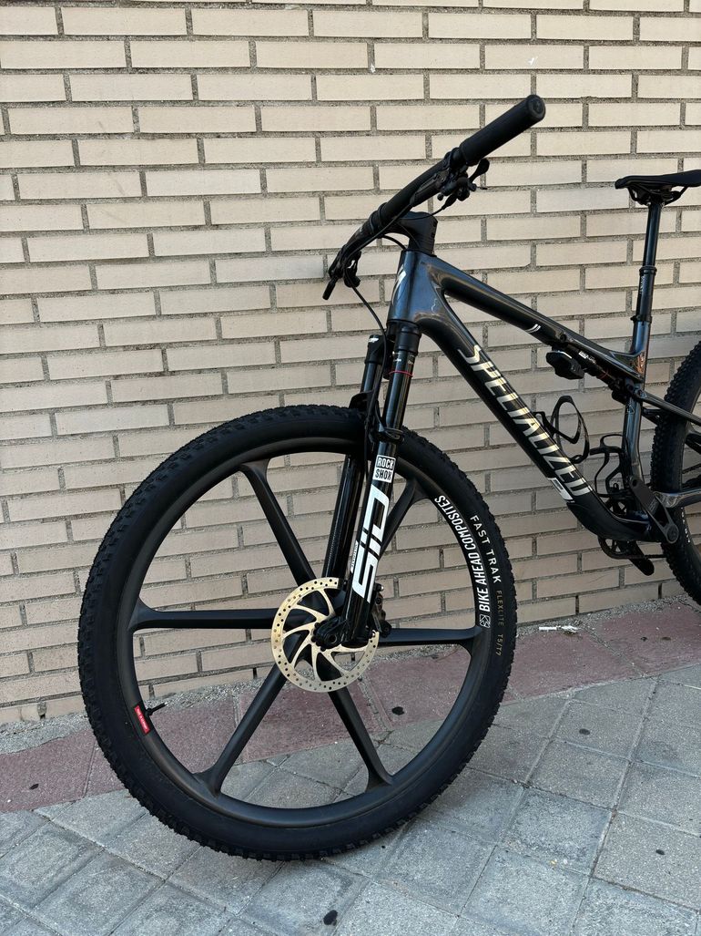Used Specialized Epic 9 Pro 2027 2027 Mountainbike, Blue, 29 — image 8 of 13