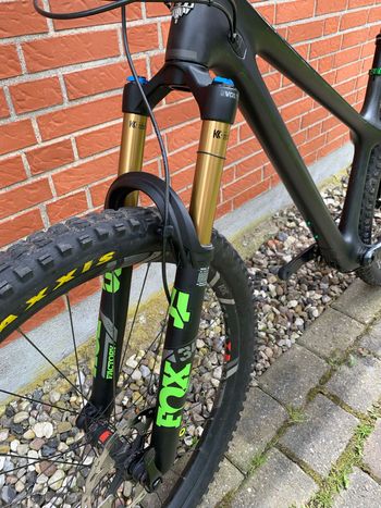 Used Yeti ARC T2 2024 2024 Mountainbike, Black, 29 — image 6 of 10