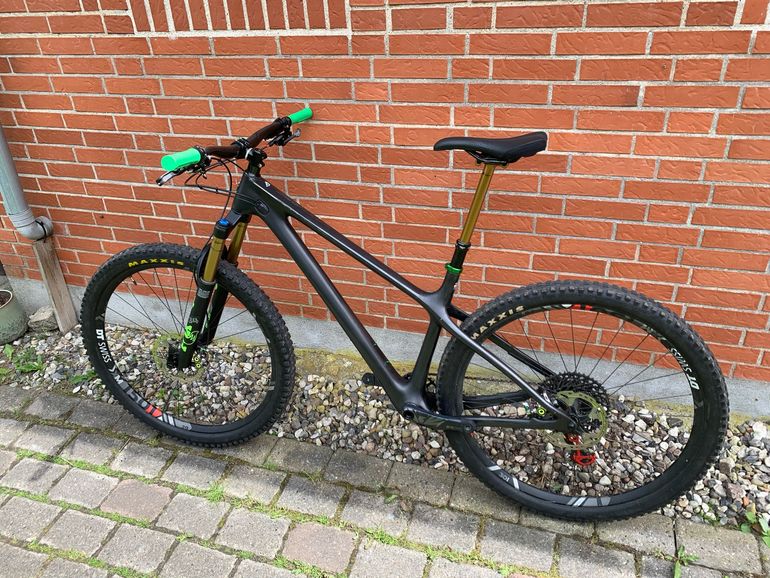 Used Yeti ARC T2 2024 2024 Mountainbike, Black, 29 — image 4 of 10