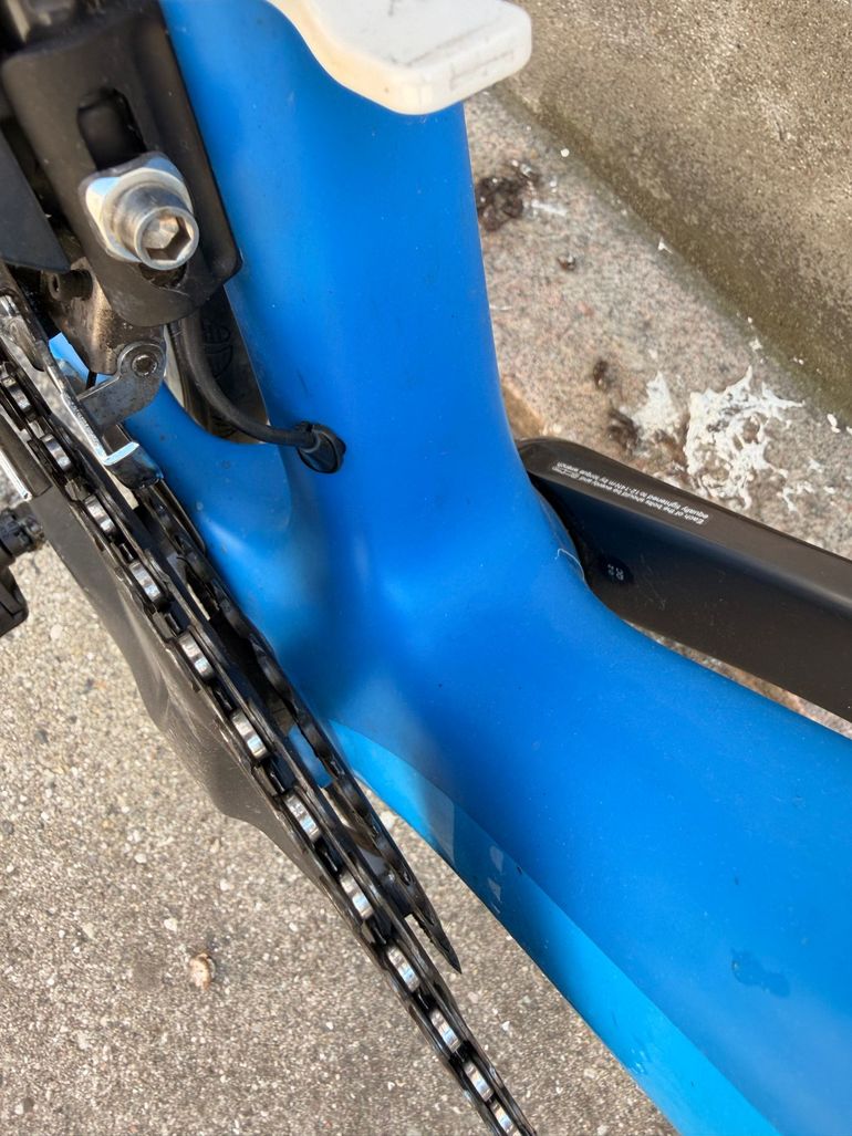 Used Canyon Ultimate Shimano Ultegra Di2 2018 Road & Gravel, Blue — image 5 of 10