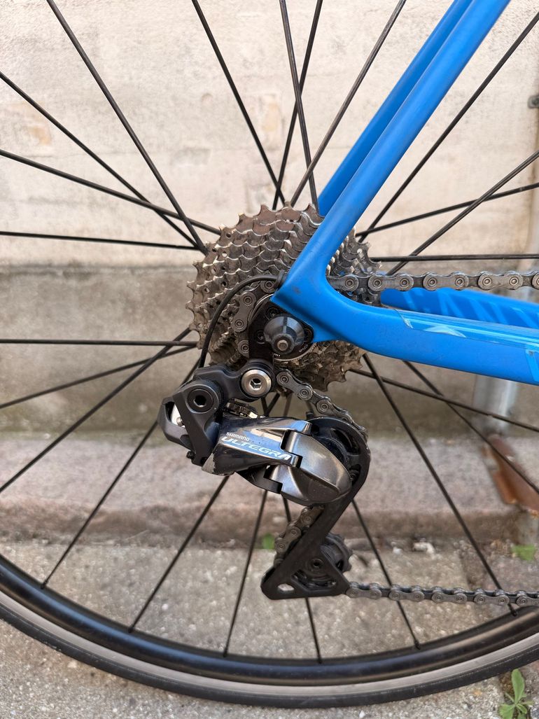 Used Canyon Ultimate Shimano Ultegra Di2 2018 Road & Gravel, Blue — image 3 of 10